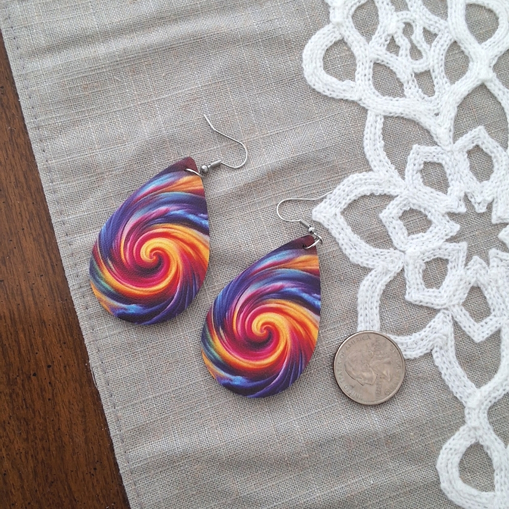 💥SALE💥NEW Rainbow Swirl Dangle Earrings - Picture 3 of 5